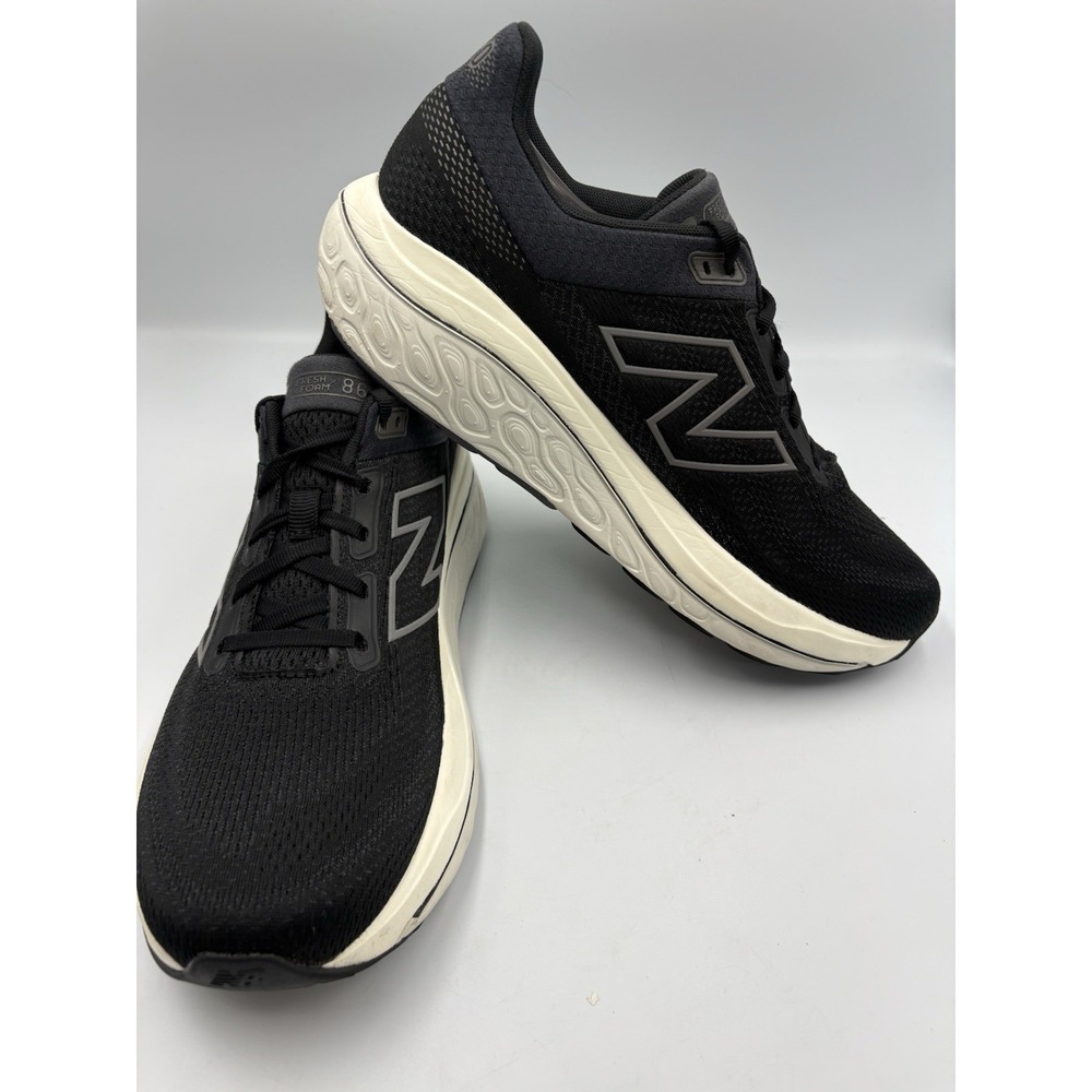 New Balance Fresh Foam 860 Men's Black White Low Top Lace-Up Running Sneakers